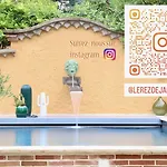 Le Rez De Jardin Гостевой дом