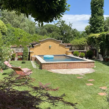 Le Rez De Jardin Pensión 2*