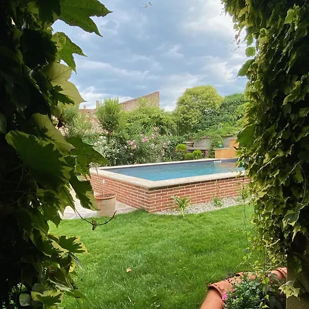Le Rez De Jardin Pensión