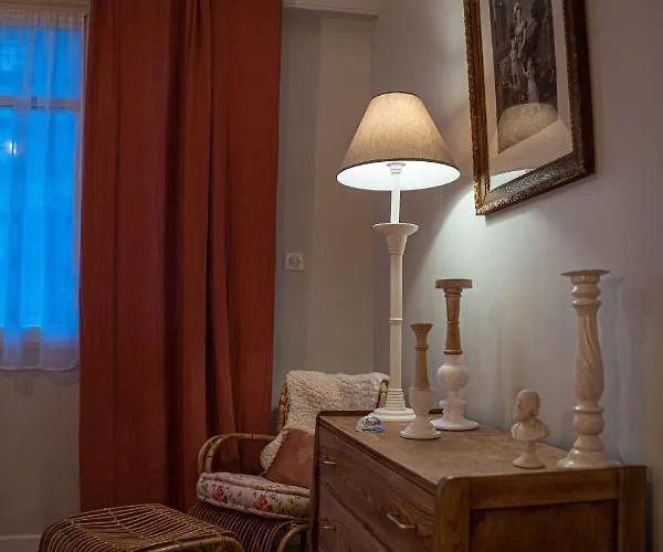 Le Rez De Jardin Πανσιόν Αλμπί