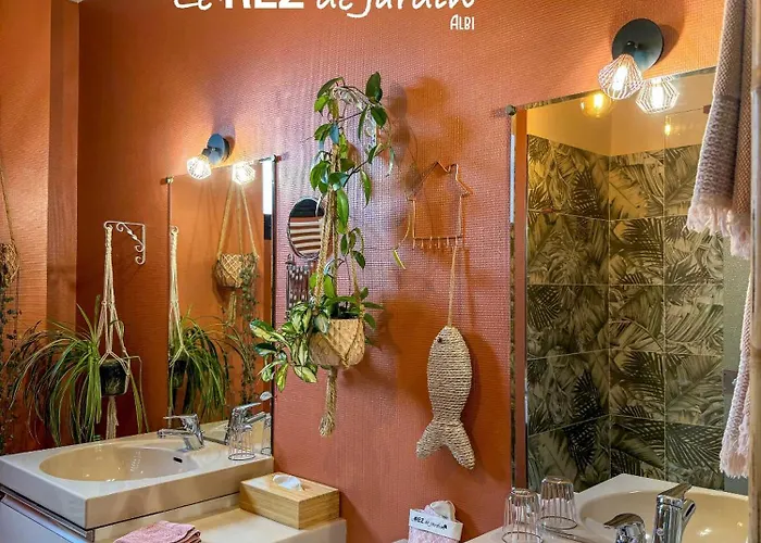 Πανσιόν Le Rez De Jardin 4*