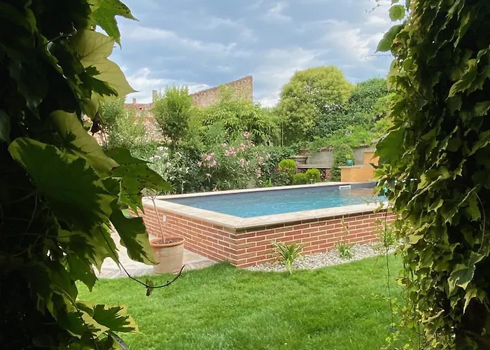 Le Rez De Jardin Pensión